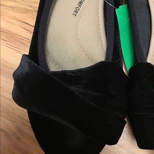 SO Shoes - So Black Velvet Flats Size 6 SO Shoes - So Black Velvet Flats Size 6